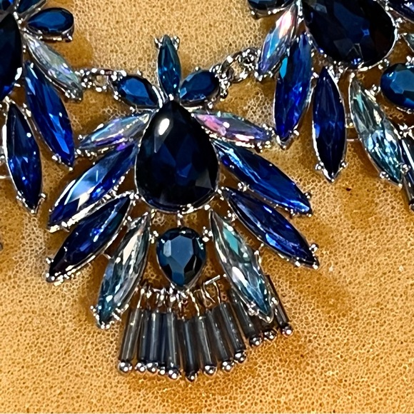 Stunning dark blue cut glass statement necklace and earrings - Picture 2 of 5